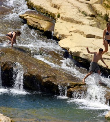 Schwimmen im Fluss in Ribaute