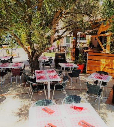 Se restaurer à Tuchan