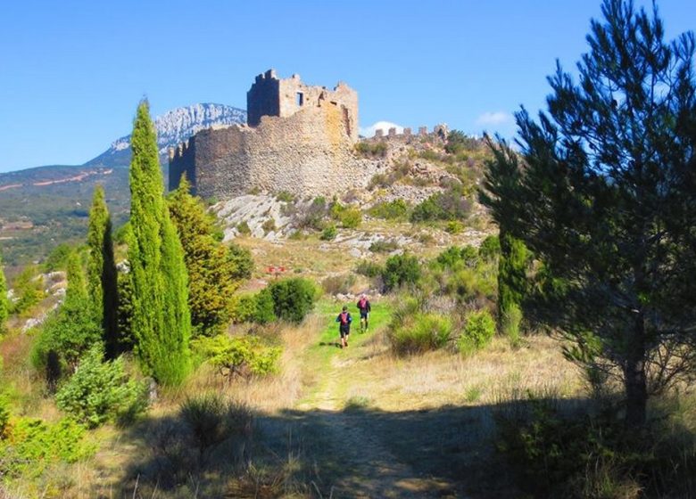 SUR LE SENTIER CATHARE DE PADERN À DUILHAC SOUS PEYREPERTUSE