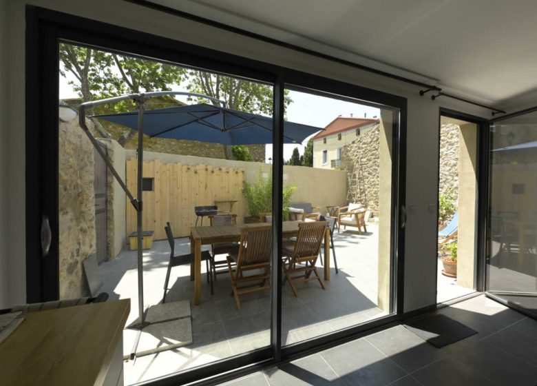LA MAISON DU MERLE BLEU