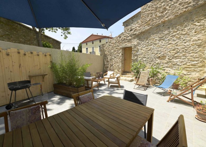 LA MAISON DU MERLE BLEU