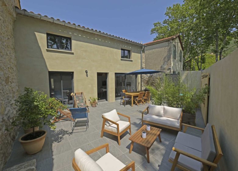 LA MAISON DU MERLE BLEU