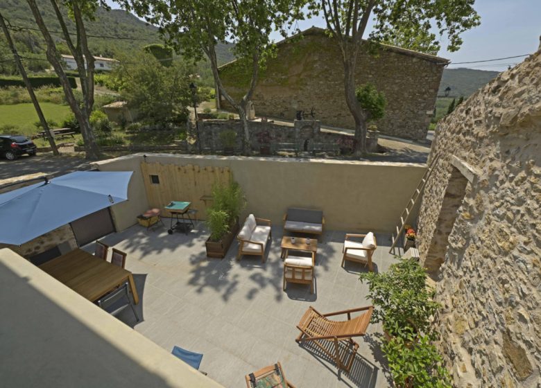 LA MAISON DU MERLE BLEU