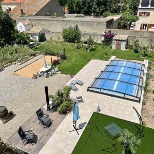 SOUS LES TOITS