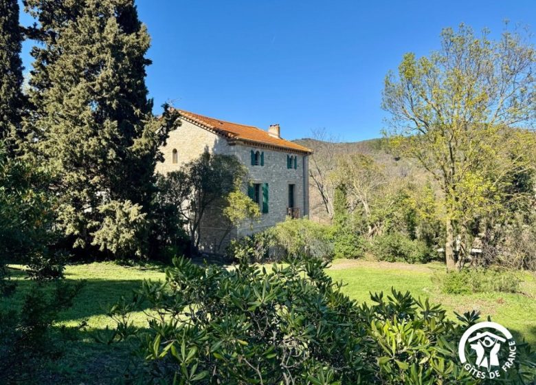 MAS MONTLUZIA – MAISON DE MAÎTRE