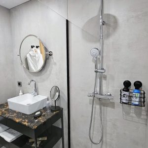 LA VILLA DALI – CHAMBRE SUPÉRIEURE ETAGE PISCINE