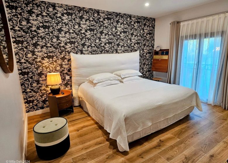 LA VILLA DALI – CHAMBRE SUPÉRIEURE ETAGE