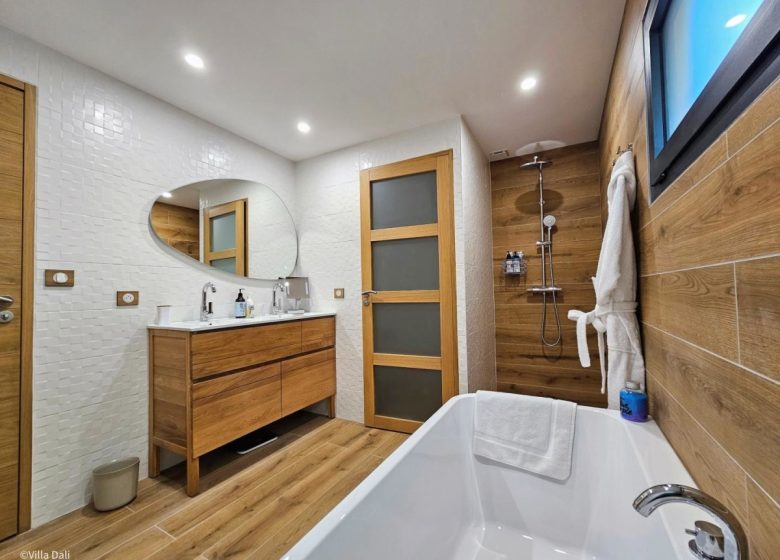 LA VILLA DALI – CHAMBRE SUPÉRIEURE RDC