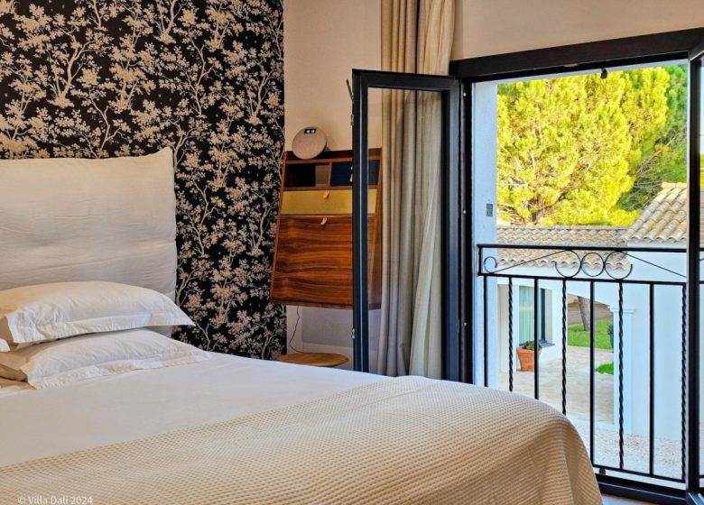 LA VILLA DALI – CHAMBRE SUPÉRIEURE ETAGE