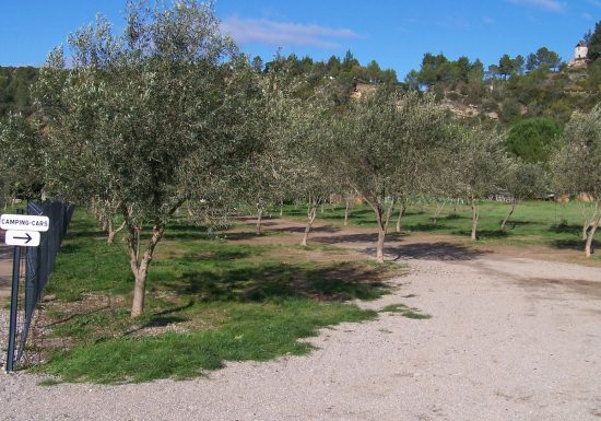 AIRE DE SERVICES POUR CAMPING-CARS