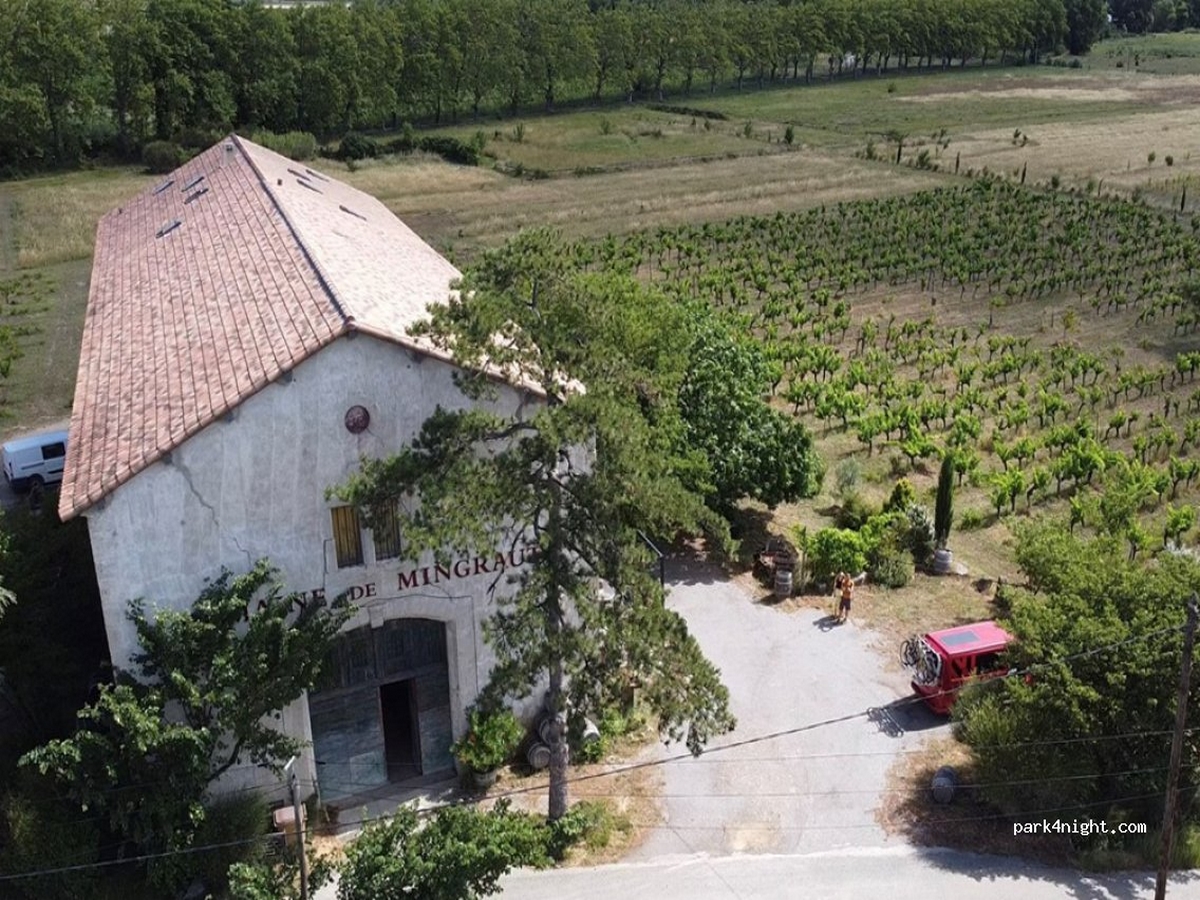 AIRE DE SERVICES POUR CAMPING-CARS – DOMAINE DE MINGRAUT