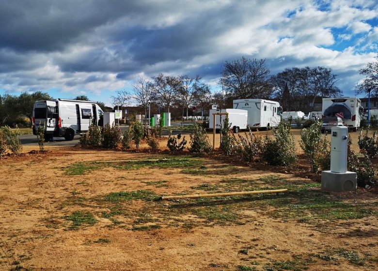 ZONA DE SERVEI DEL PARC DE CAMPERVANES