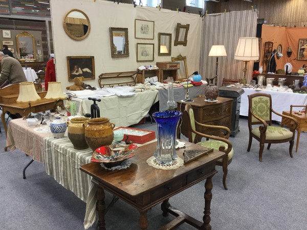 BROCANTE LES UNGLES VELLES