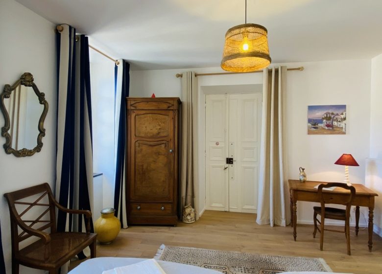 GUEST ROOMS AT THE BERGES DU LIBRE