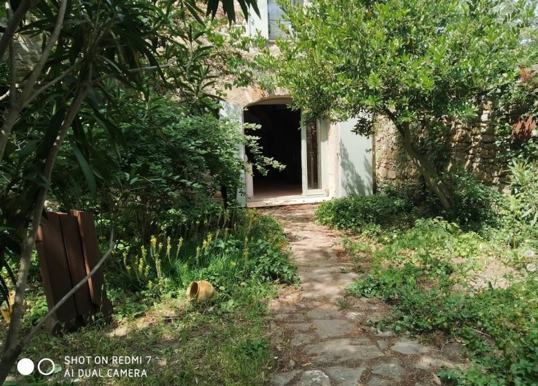 CHAMBRES D’HOTES LA MAISON DU RUISSEAU