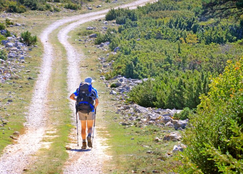 SUR LE SENTIER CATHARE DE TUCHAN À PADERN