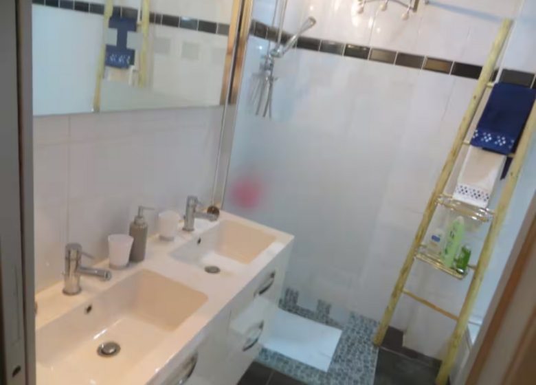 GITE APPARTEMENT AU BORD DU CANAL