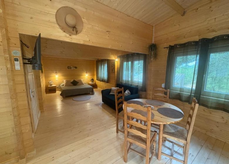 GITE L’OASIS DES CORBIERES – LE CHALET DU CHÊNE-PIN