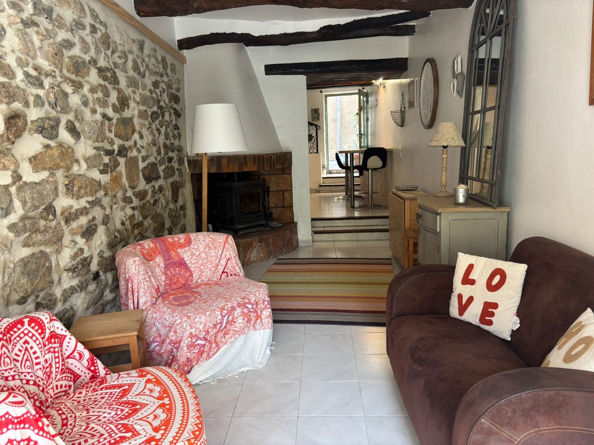 GITE LA BARBACANE DE CASCASTEL – LA MAISON DAGOBERT