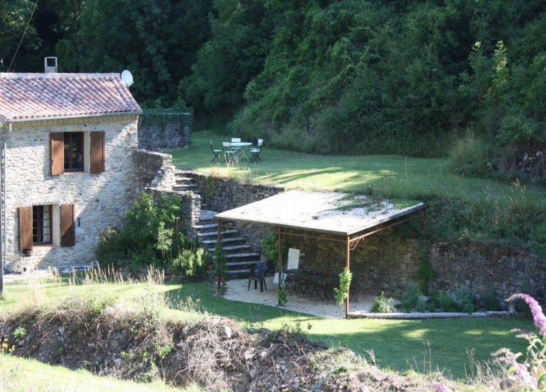 GITE LA BERGERIE DU LAUQUET