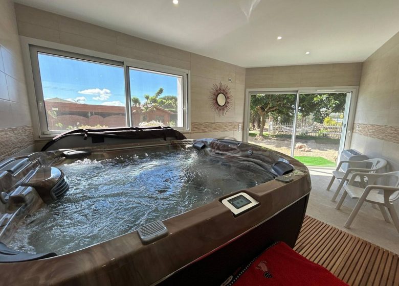 GITE LES CAILLOUX TROUÉS