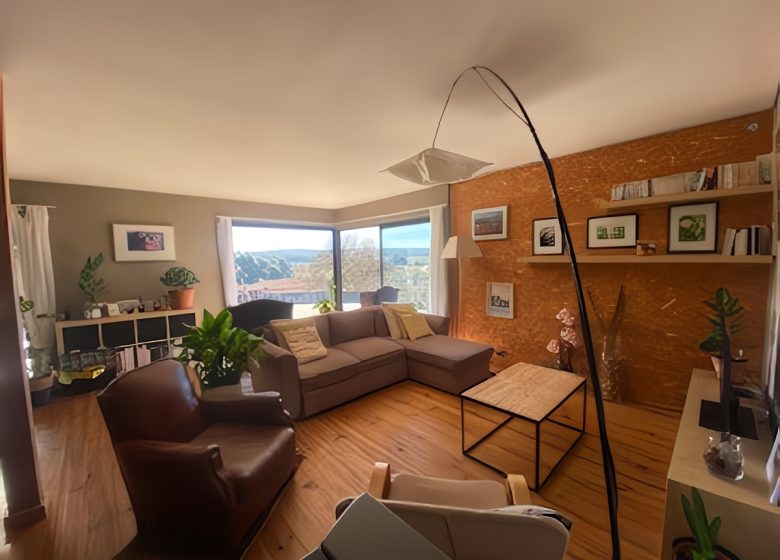 GITE – VILLA EN BOIS DES AMANDIERS