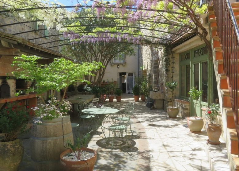 GÎTE DU TABELLION – LE GRENACHE