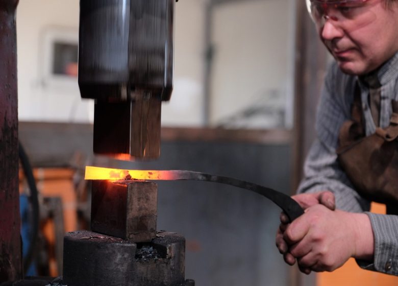 EN COULISSE, VISITE D&rsquo;UN ATELIER DE FORGE ET DÉMONSTRATION FERRONERIE