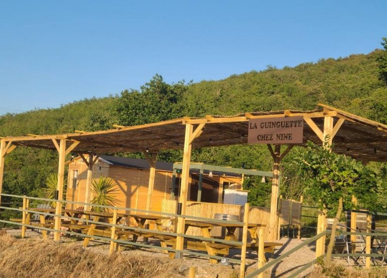LA GUINGUETTE CHEZ NINE