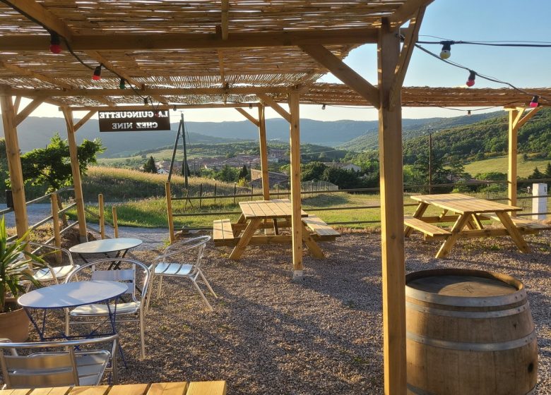LA GUINGUETTE CHEZ NINE