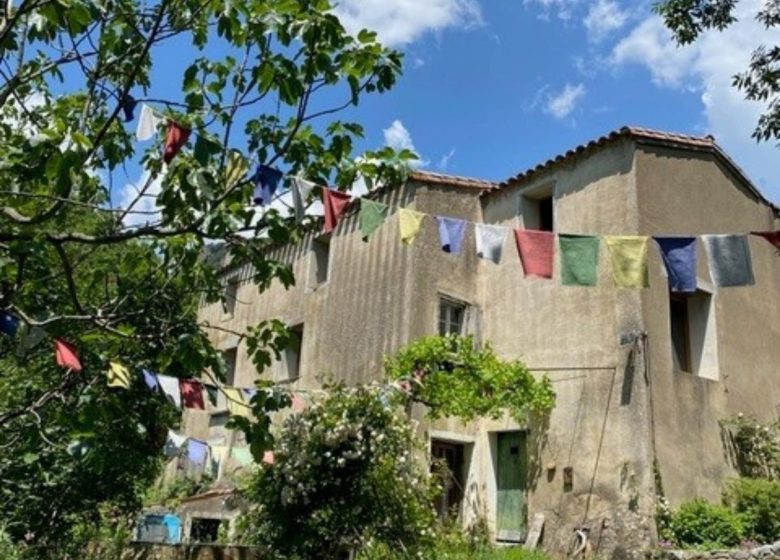 ALCHIMIE Ô-MĀ-YĀ – JARDINS DE PLANTES MÉDICINALES ET HYDROLATS ARTISANAUX