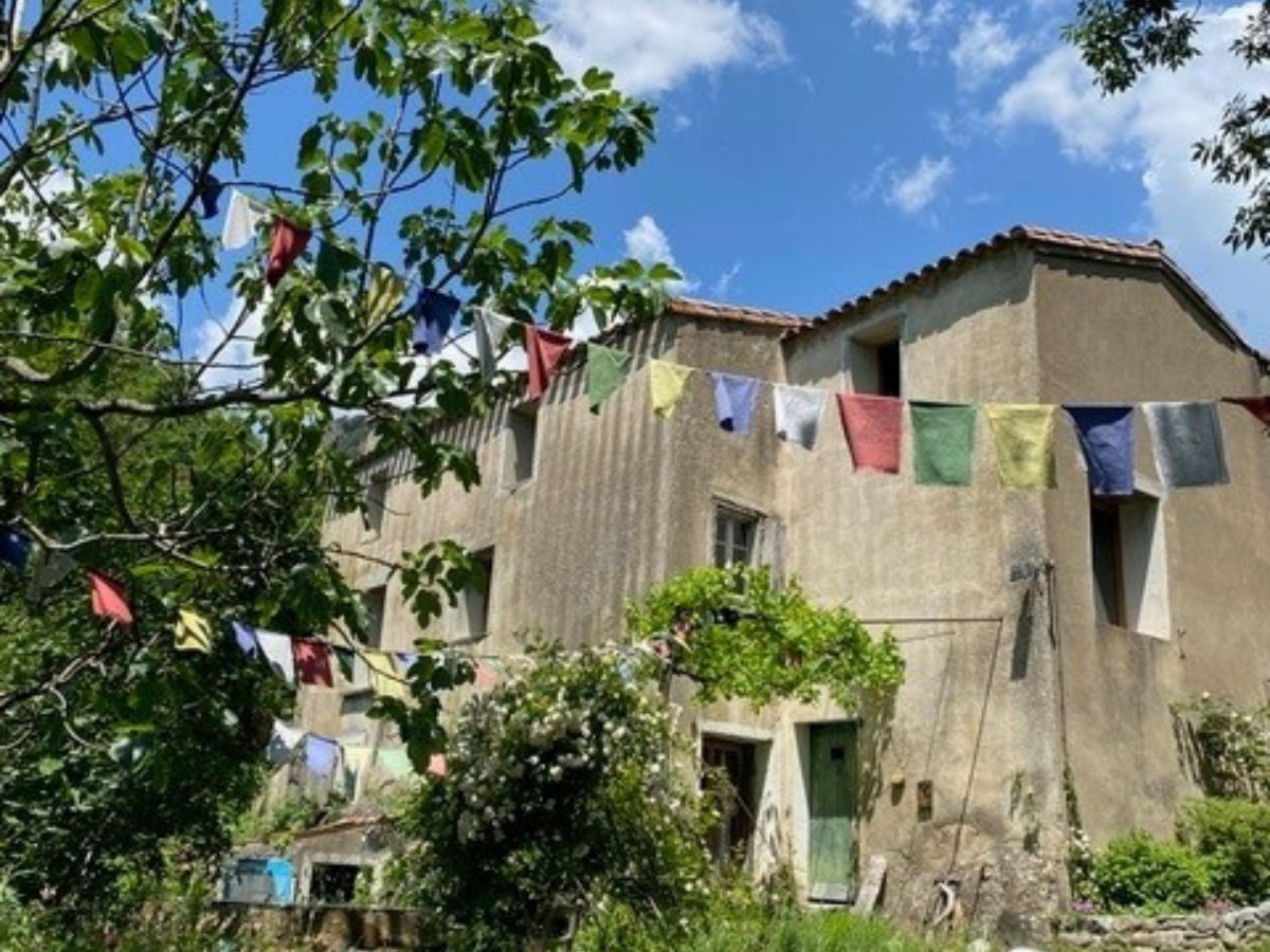 ALCHIMIE Ô-MĀ-YĀ – JARDINS DE PLANTES MÉDICINALES ET HYDROLATS ARTISANAUX