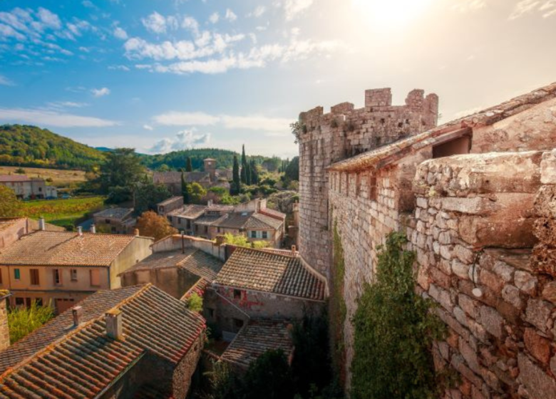 VISITE GUIDÉE – CHÂTEAU ET VILLAGE DE VILLEROUGE-TERMENÈS