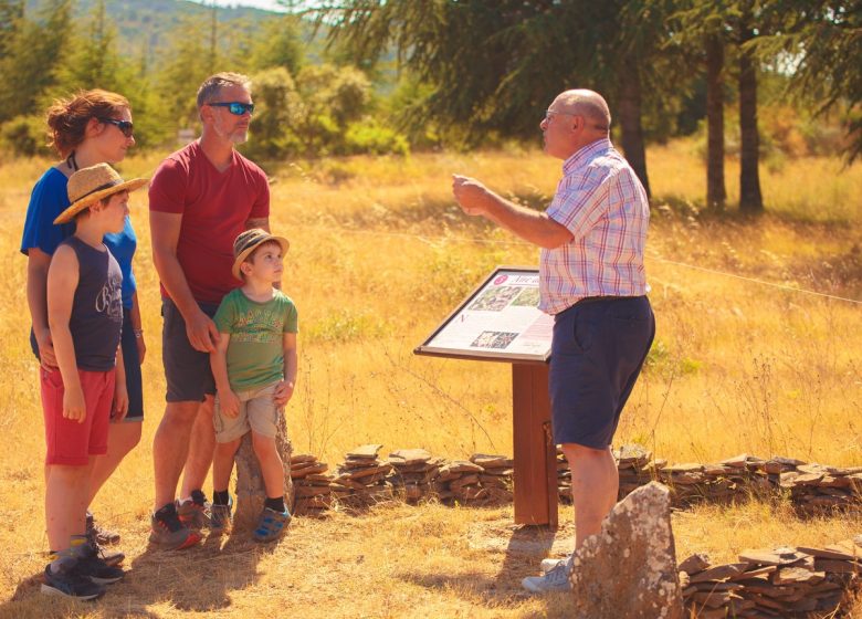 SENTIER DES ORCHIDÉES – CHEMIN DES PLANÈTES