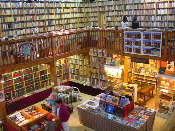 ALTE BIBLIOTHEK - DAS FINDEN SIE ALLES VON BUCH in SAINT-NAZAIRE-D'AUDE -  Tourist Country Corbières Minervois